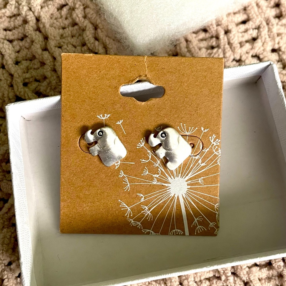 Women’s silver handmaid elephant earrings